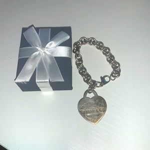 Authentic Large Charm Return to Tiffany & Co Bracelet 7”